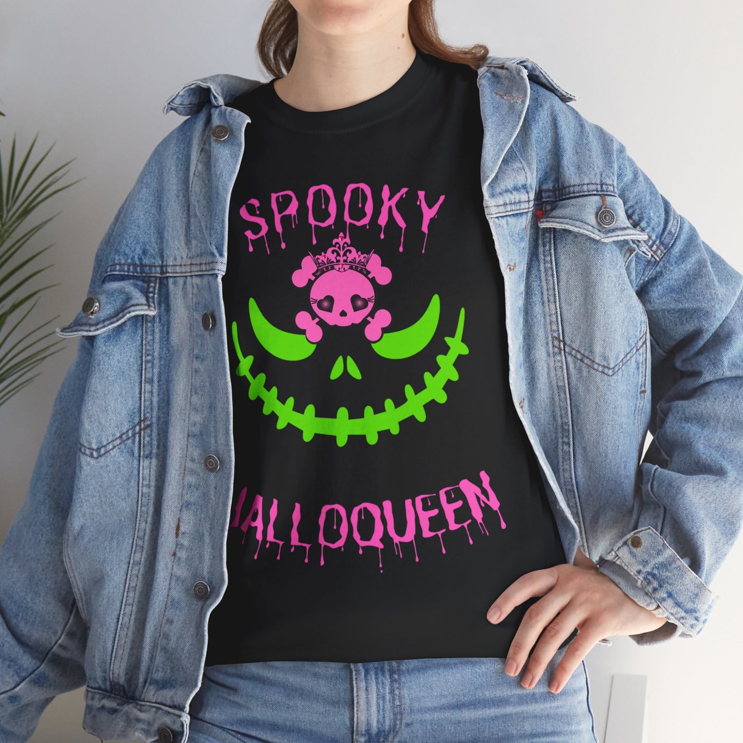 Spooky Halloqueen Tee